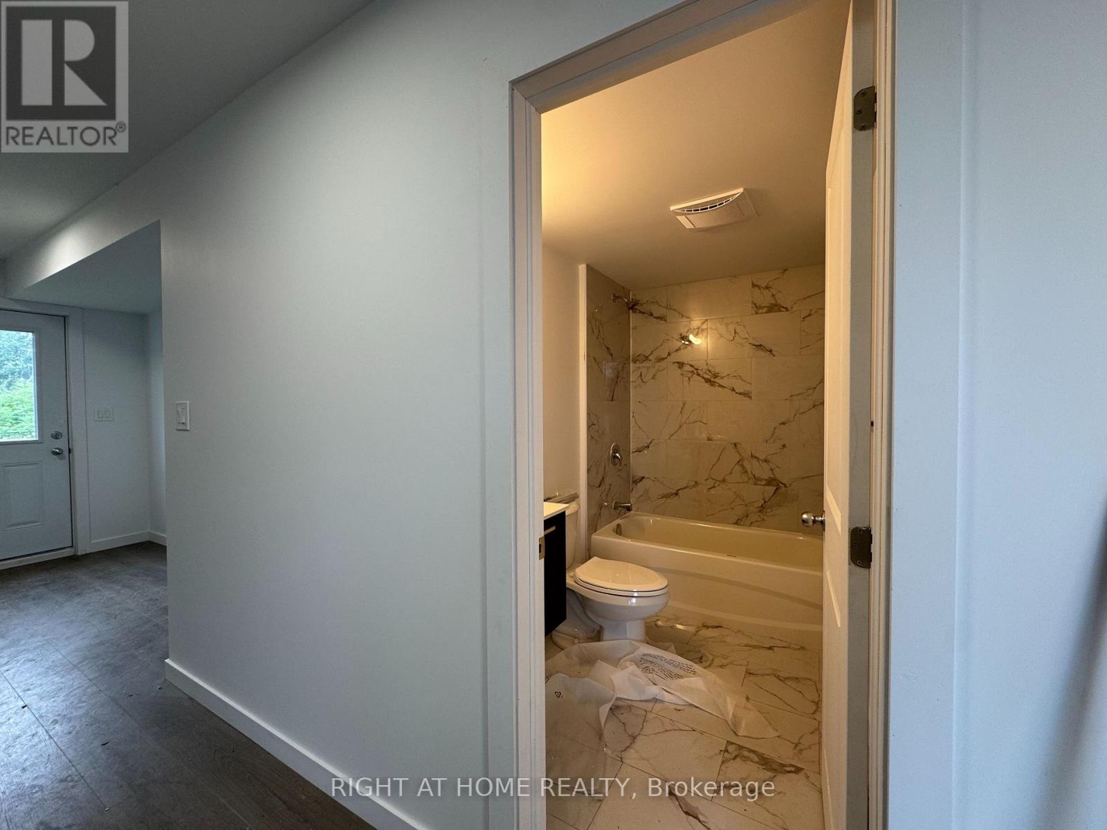 (LOWER) - 107 HIGHRIVER TRAIL, Welland (Broadway) — photo 3