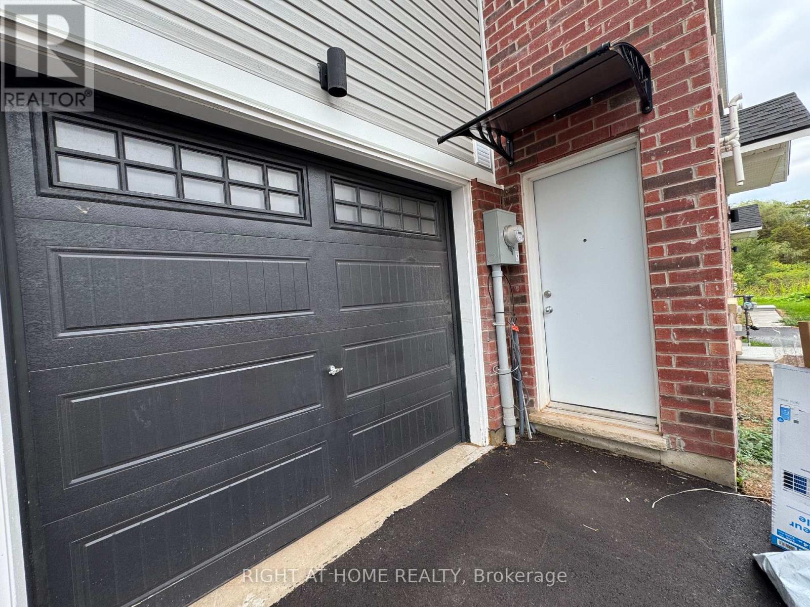 (LOWER) - 107 HIGHRIVER TRAIL, Welland (Broadway) — photo 1
