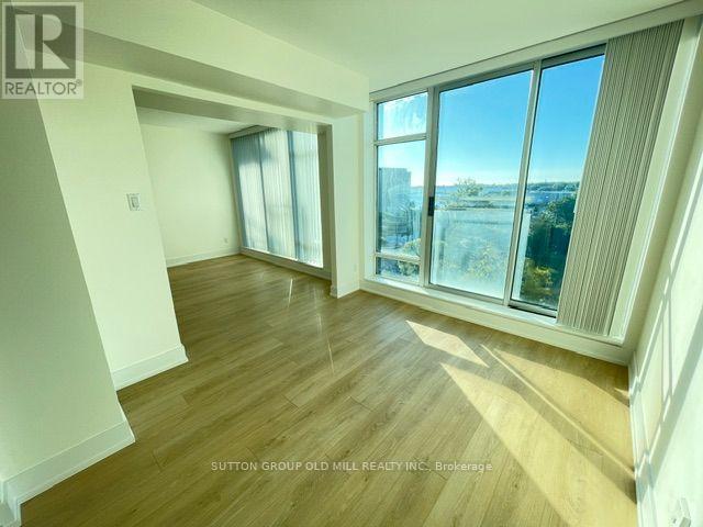#909 650 QUEENS QUAY W - 17