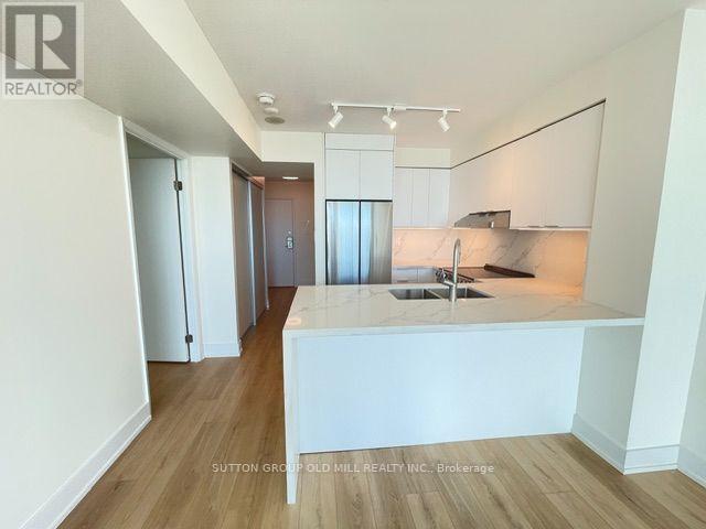 #909 650 QUEENS QUAY W - 13