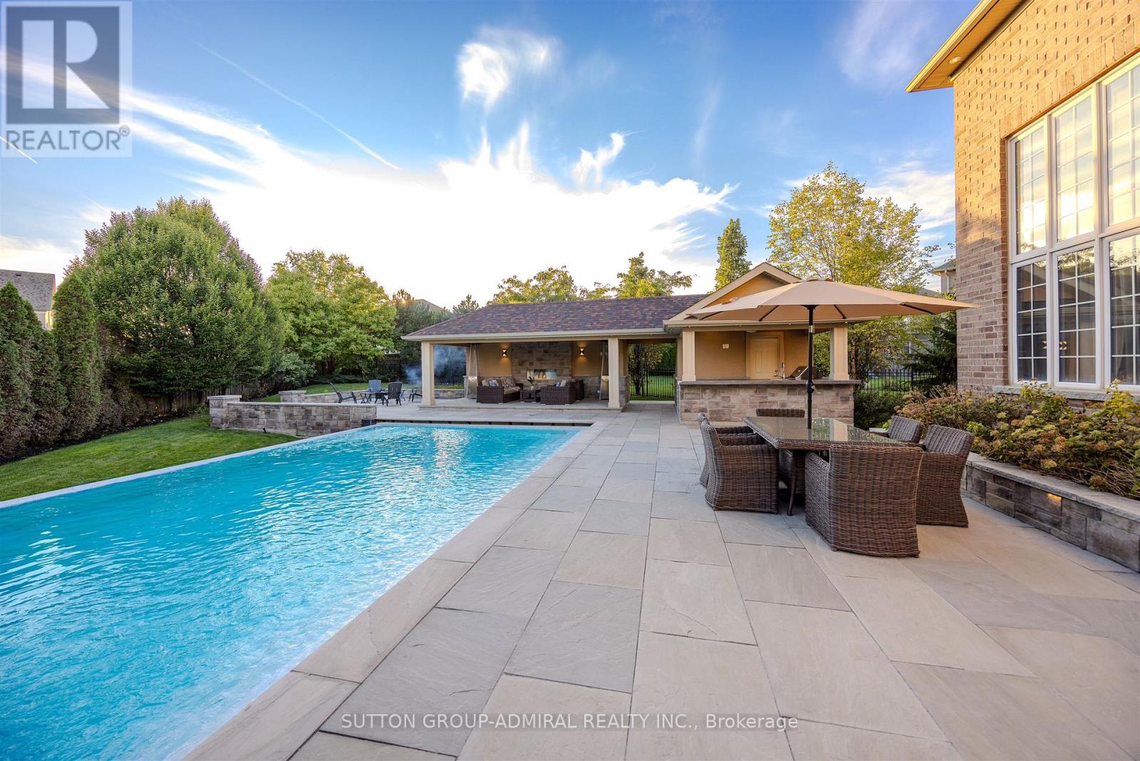 22 James Bowman Court, King — photo 1