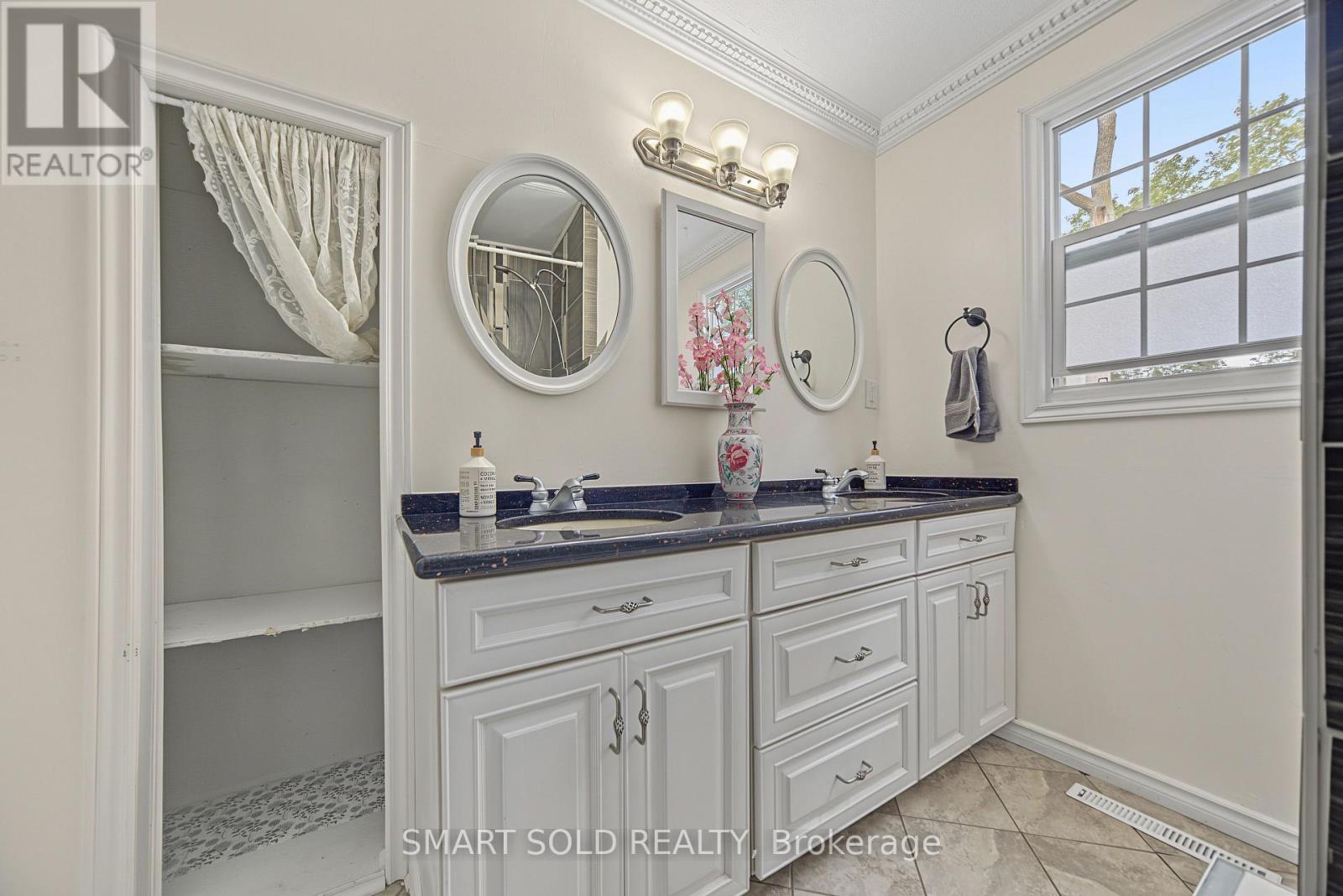 7 ELMWOOD AVENUE - 26