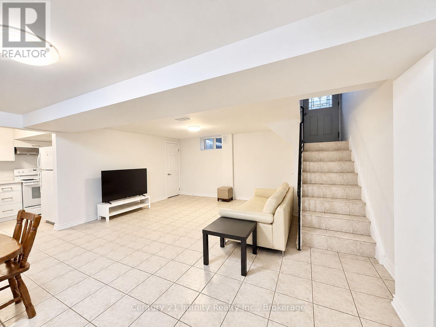 701 MARIA STREET, Whitby (Downtown Whitby) — photo 2