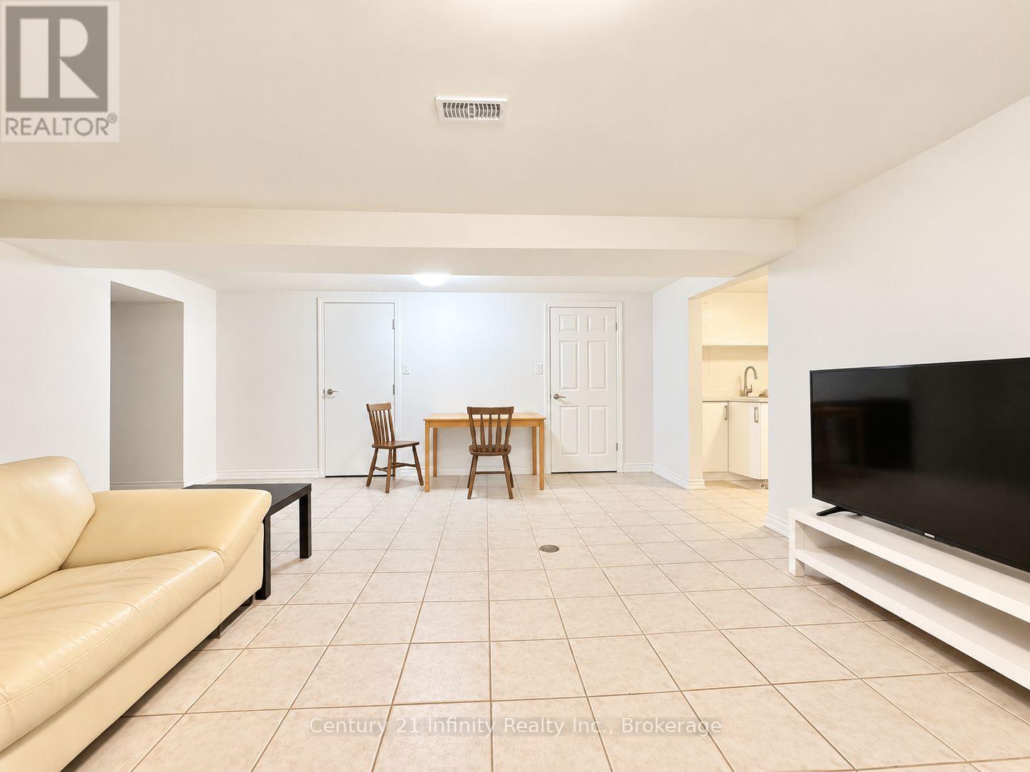 701 MARIA STREET, Whitby (Downtown Whitby) — photo 4