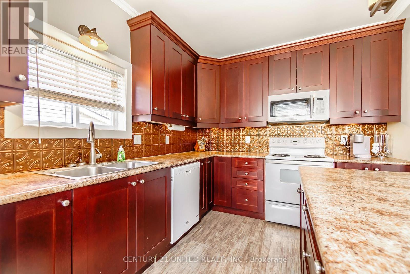 15 MATHISON STREET E - 18