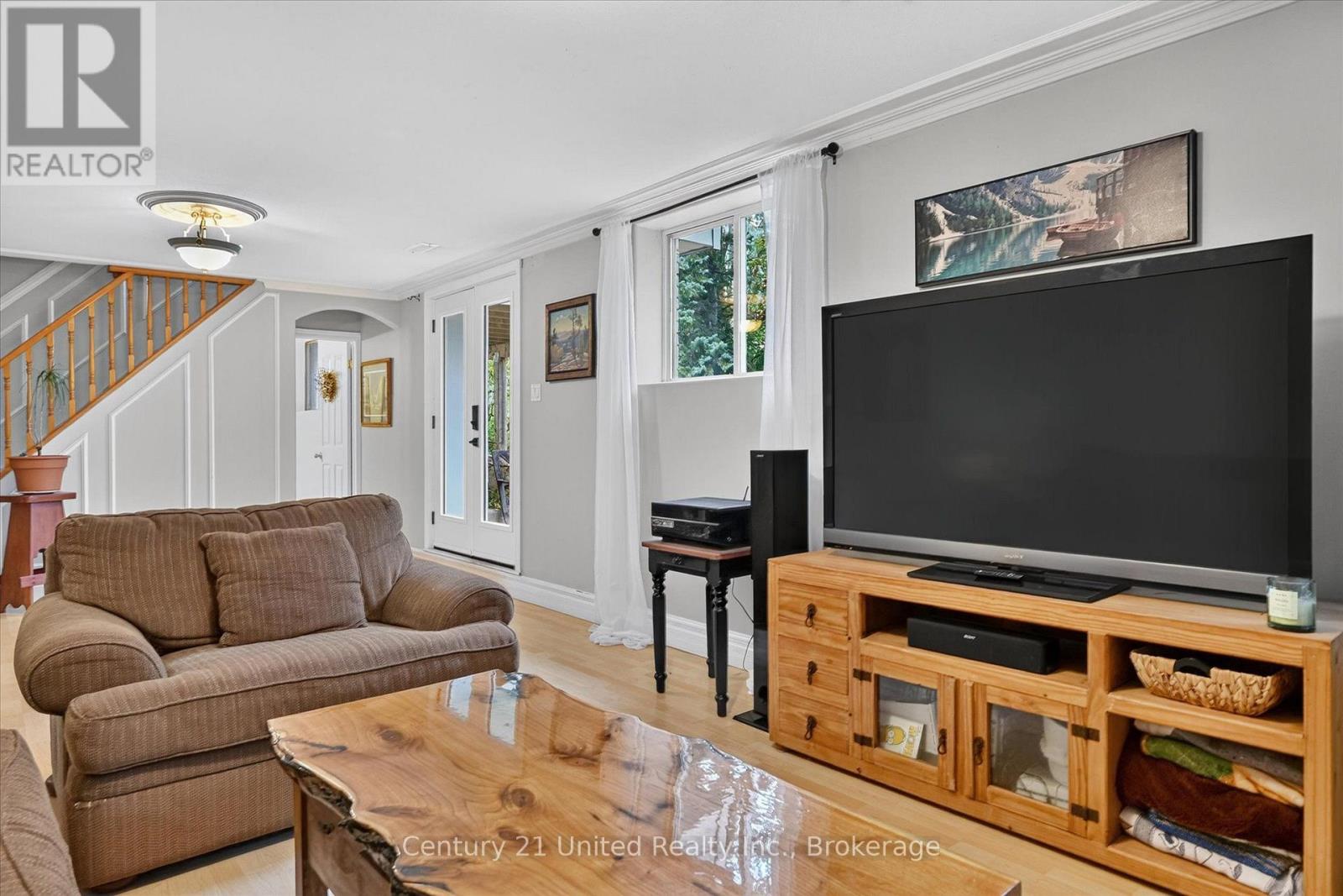 1270 AMUNDSEN AVENUE - 33