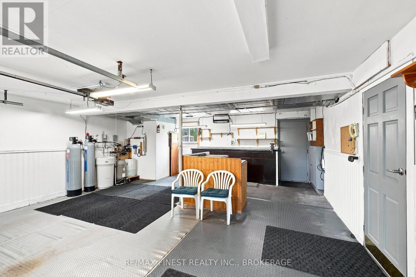 1881 MACALPINE ROAD - Image 36