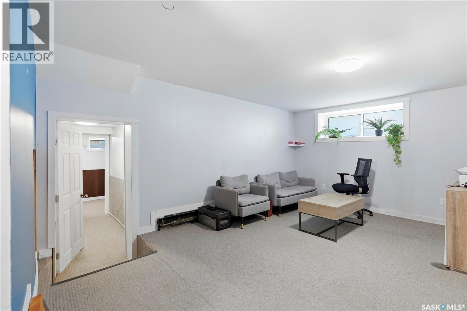 1960 Cowan CRESCENT - Image 22