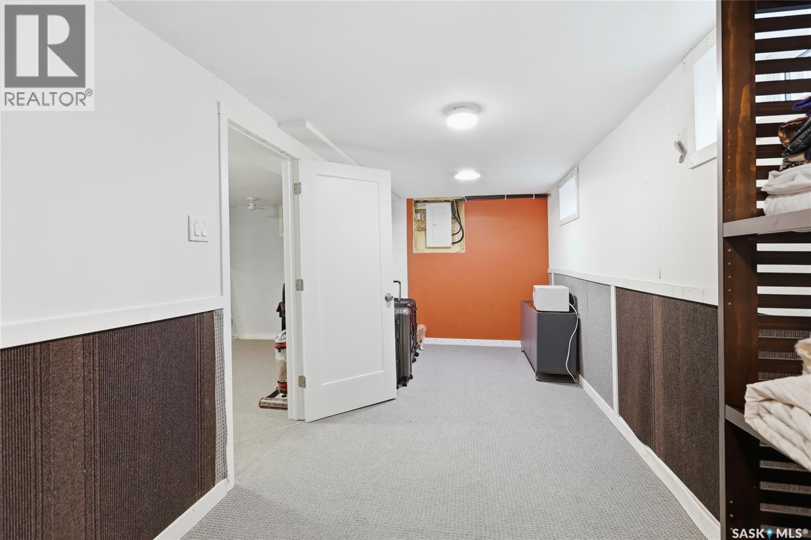 1960 Cowan CRESCENT - Image 30