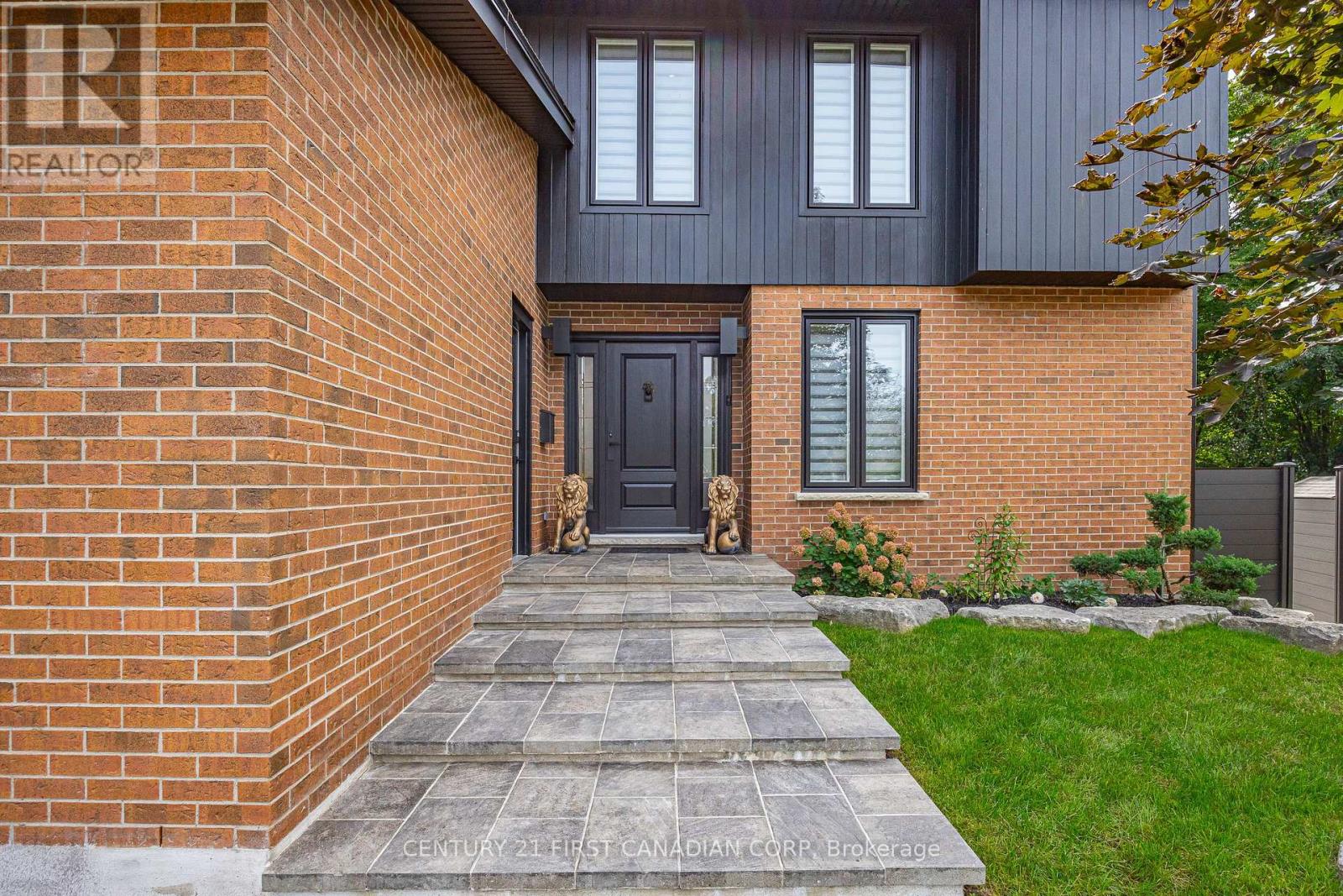 28 LINDBROOK COURT, London North (North G) — photo 3