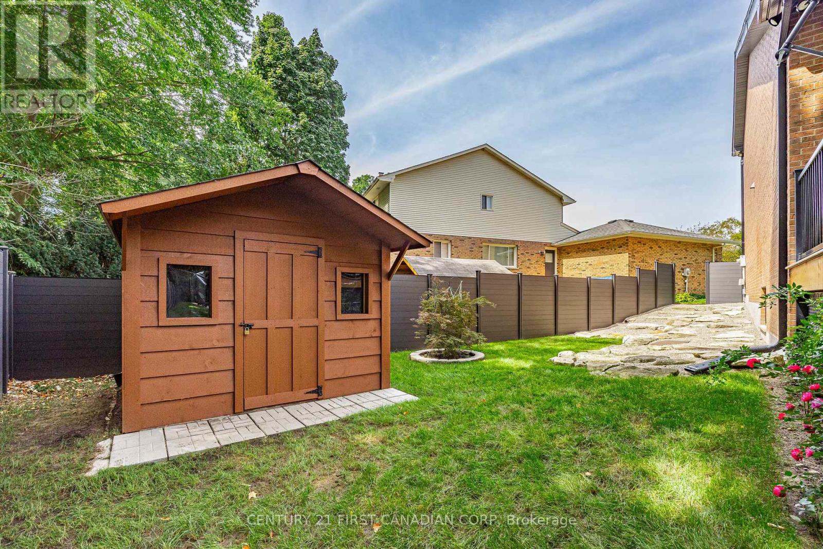 28 LINDBROOK COURT - 39