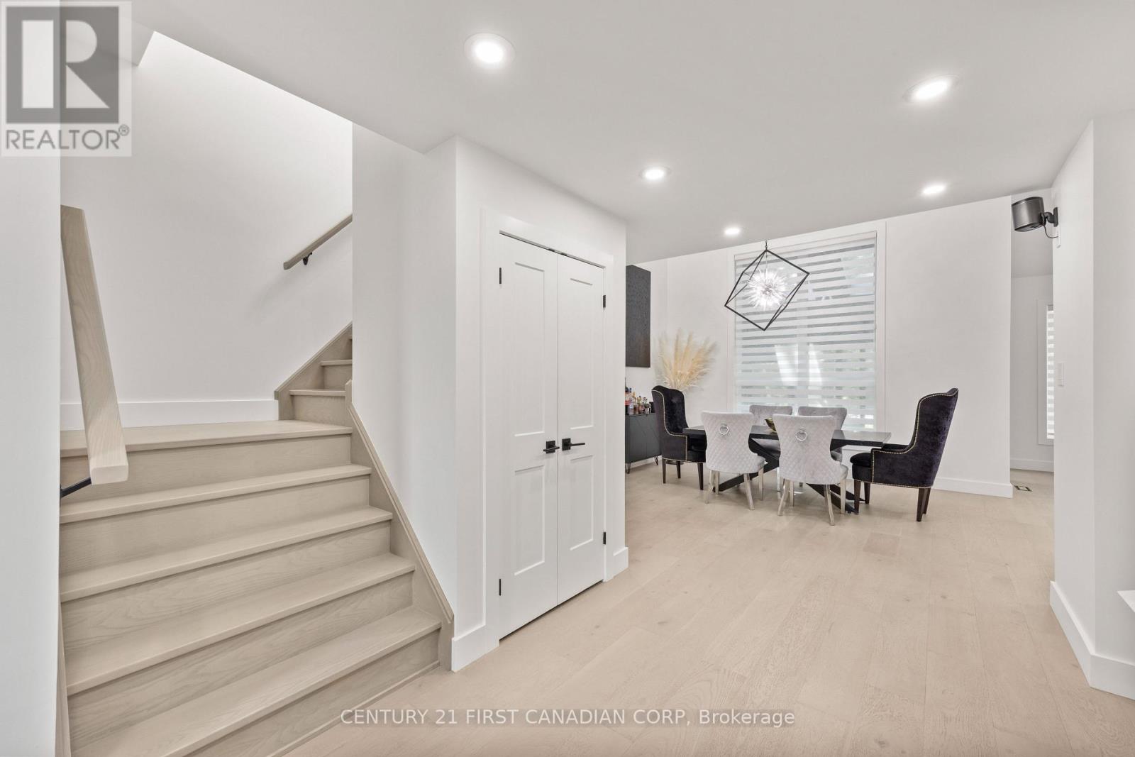 28 LINDBROOK COURT - 6