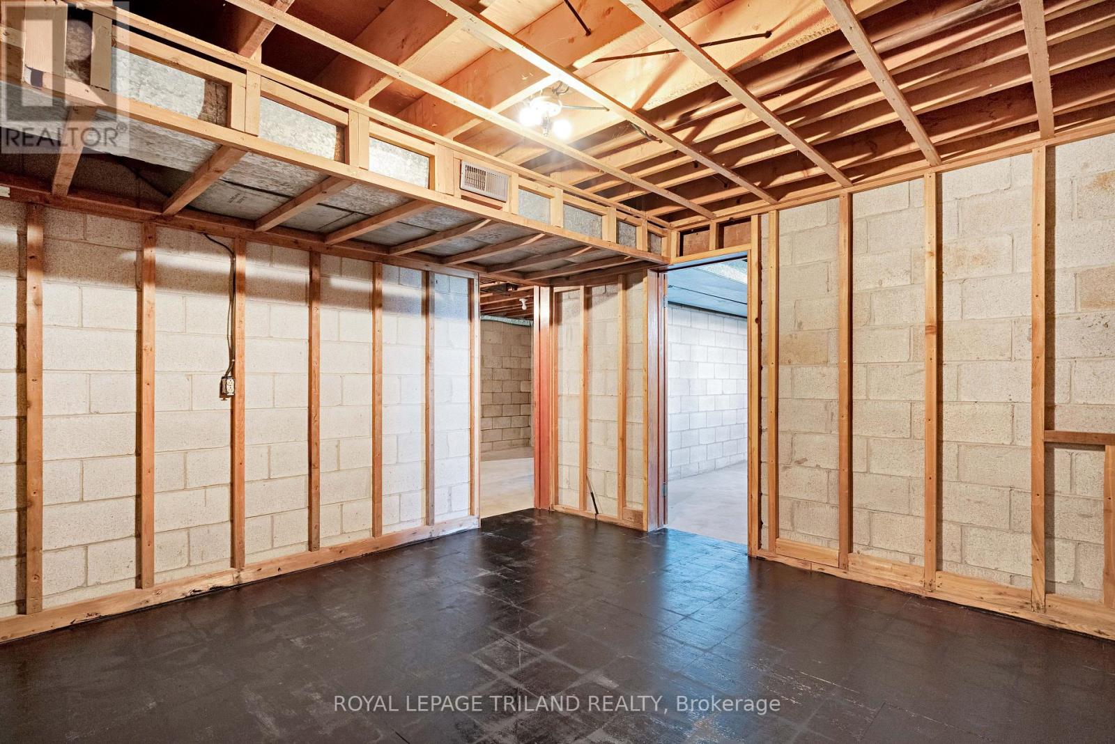 254 NWALS-SWALS TOWNLINE - Image 32
