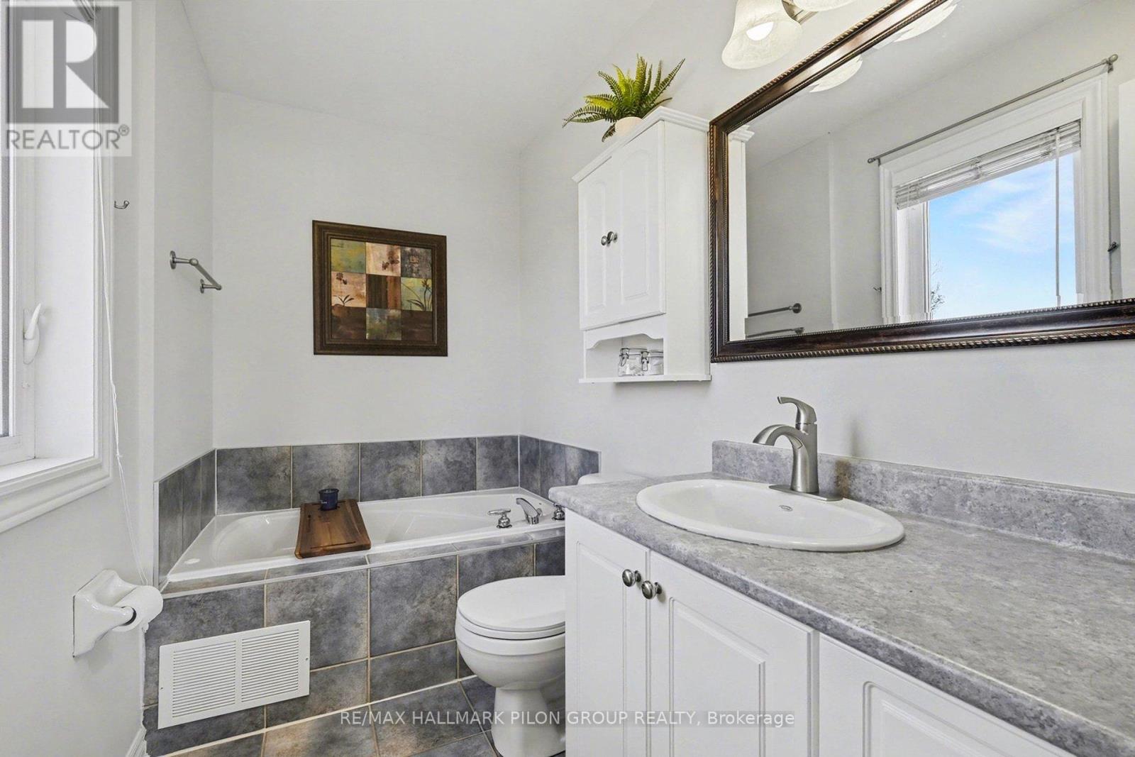 153 SOPHIE STREET - Image 15