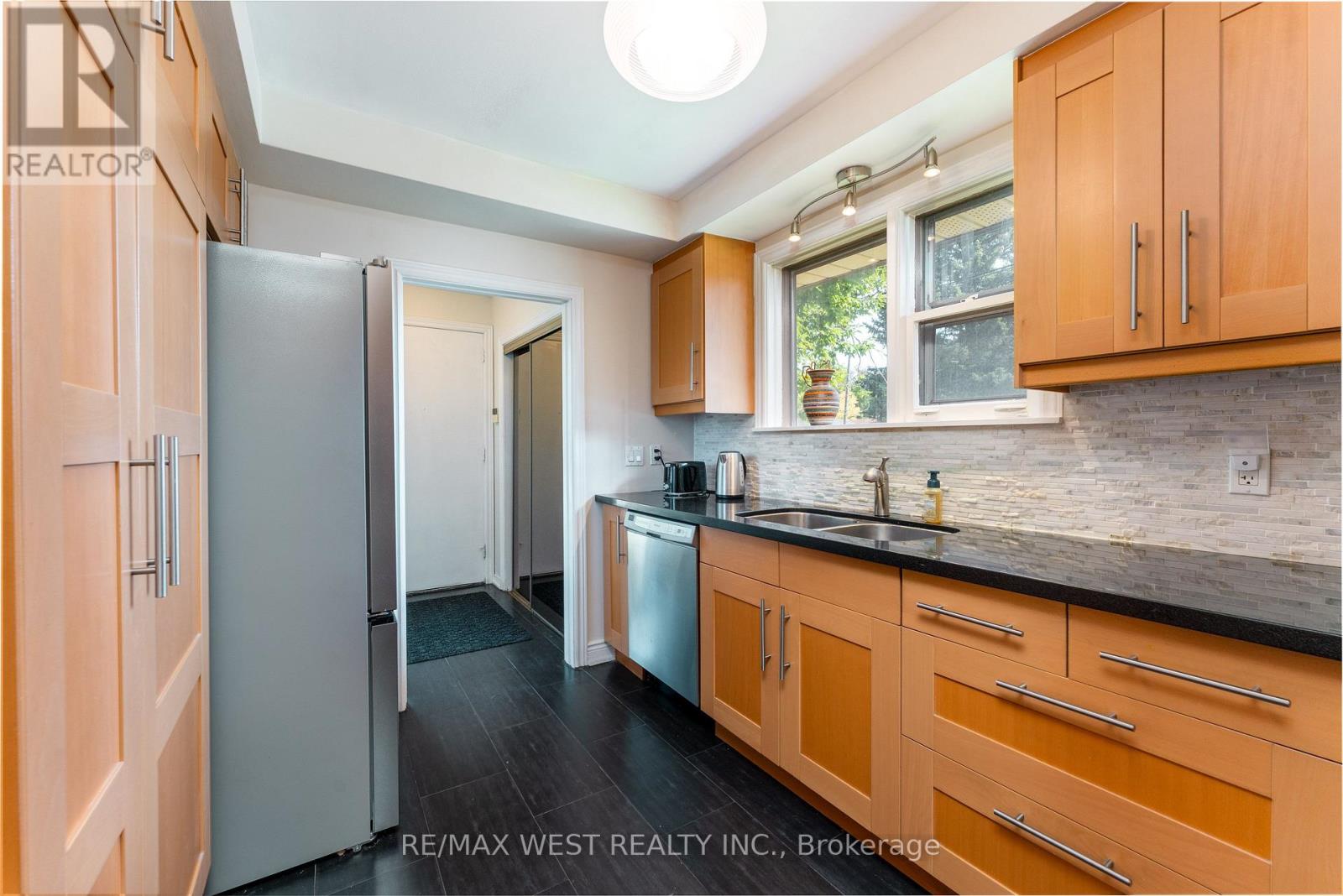 274 MAXWELL STREET - 11