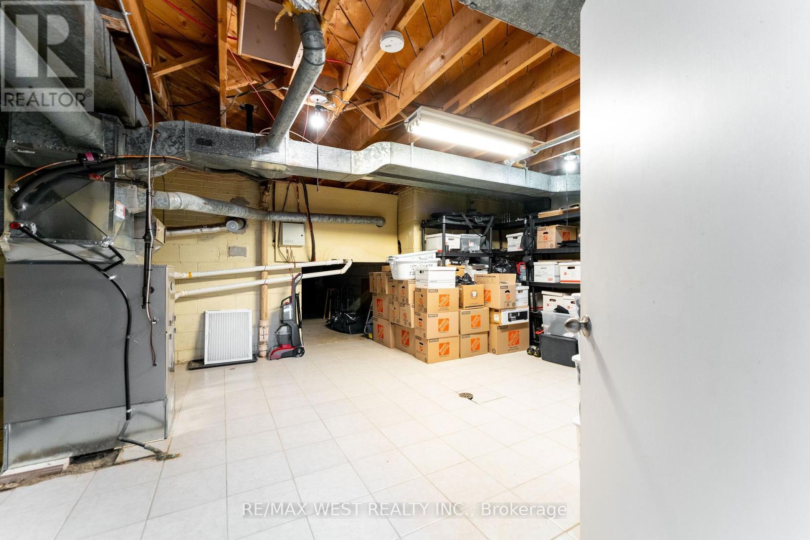 274 MAXWELL STREET - Image 33