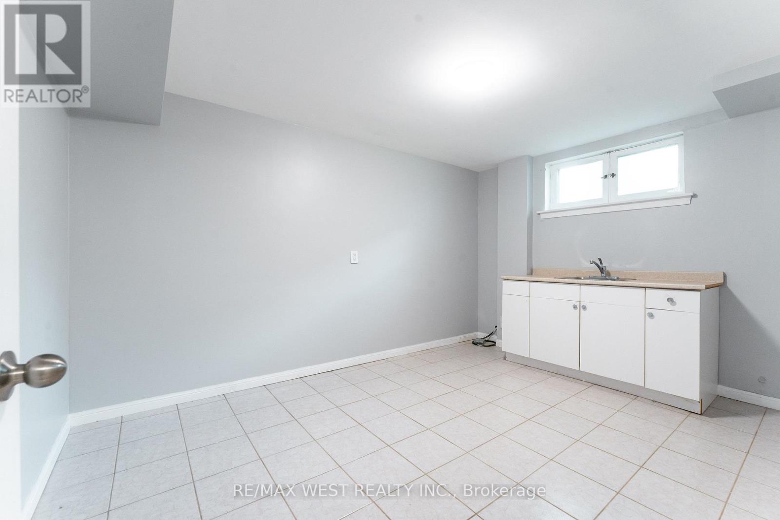 274 MAXWELL STREET - Image 36