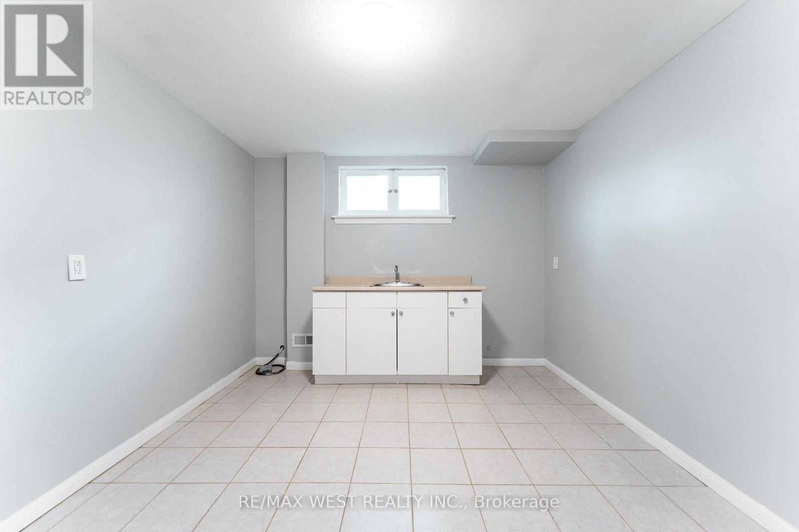 274 MAXWELL STREET - 37