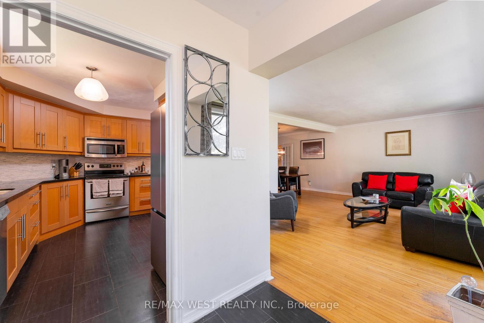 274 MAXWELL STREET - 4