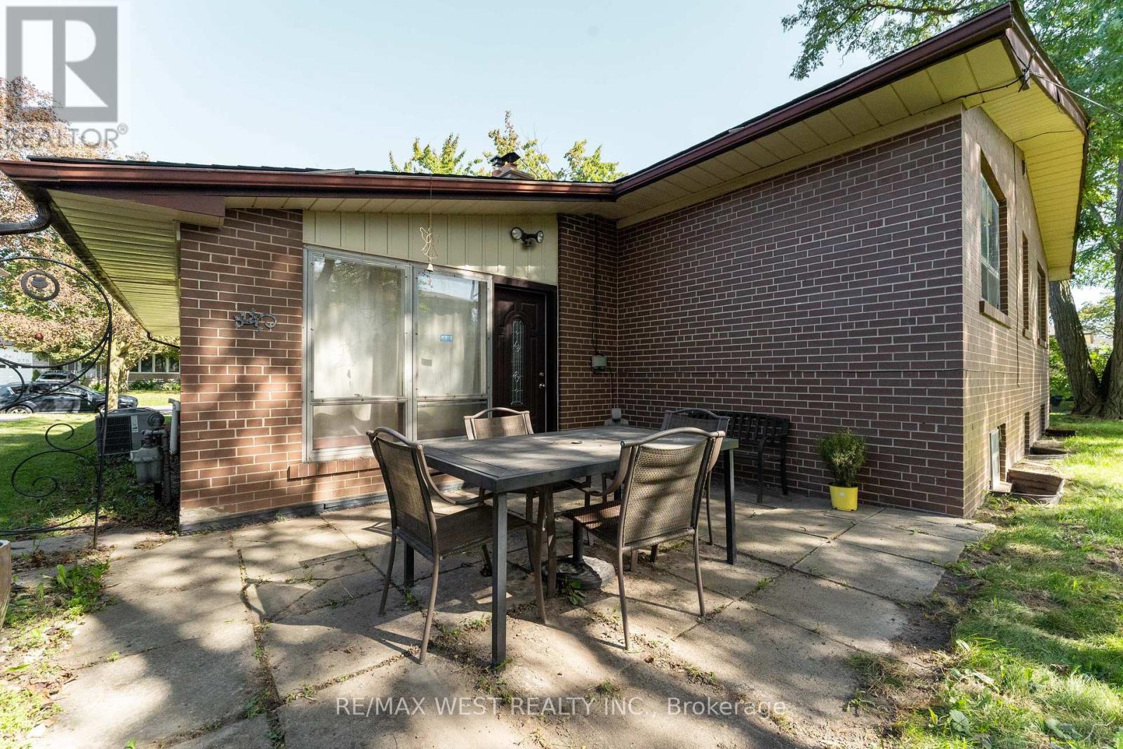 274 MAXWELL STREET - 50
