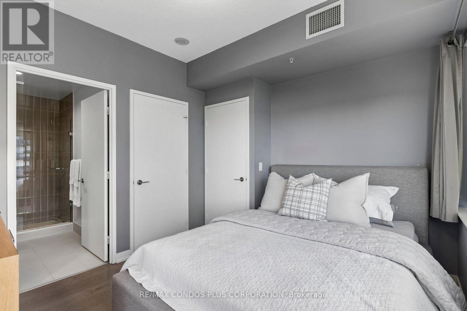 #N405 120 BAYVIEW AVENUE - 15