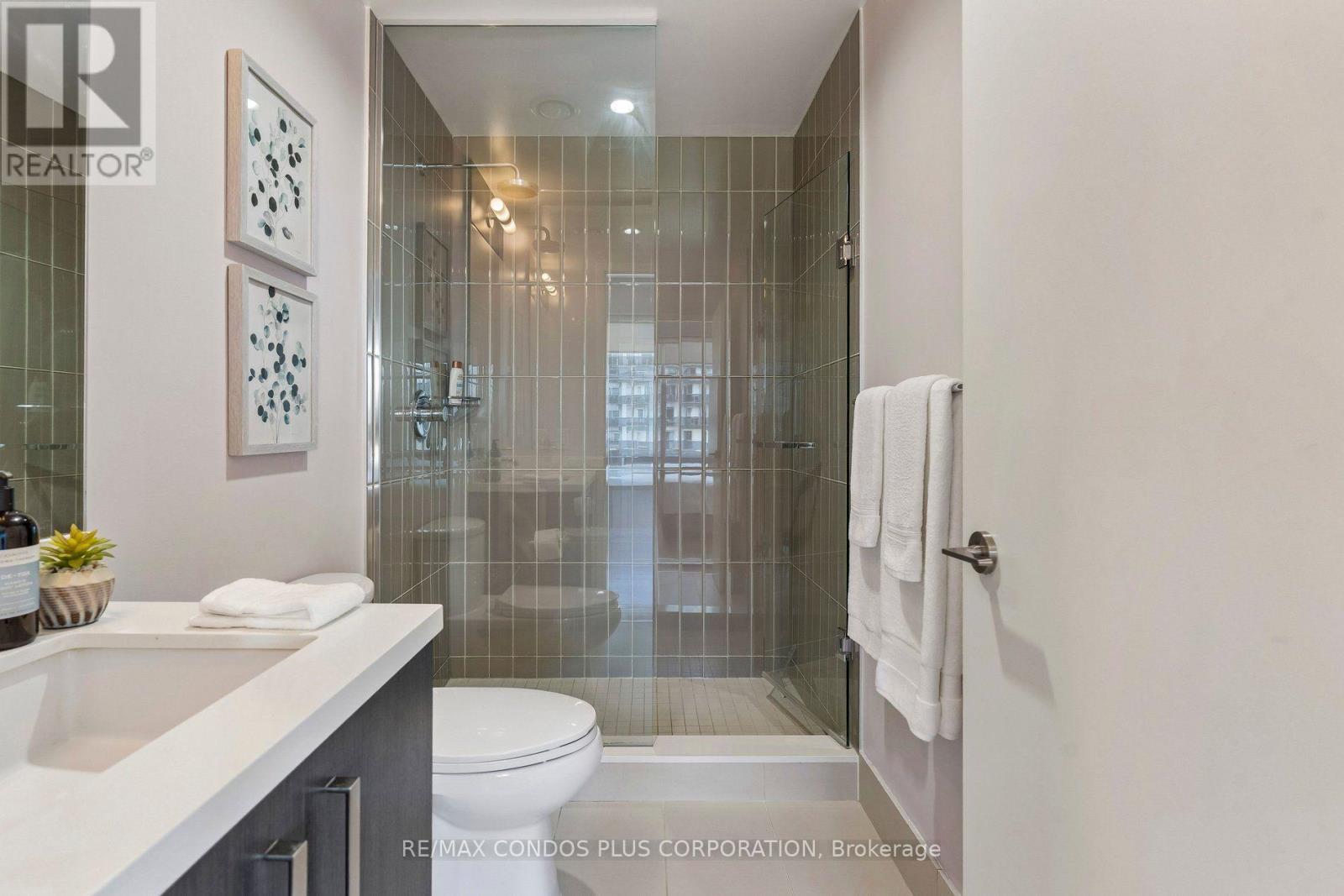 #N405 120 BAYVIEW AVENUE - 17