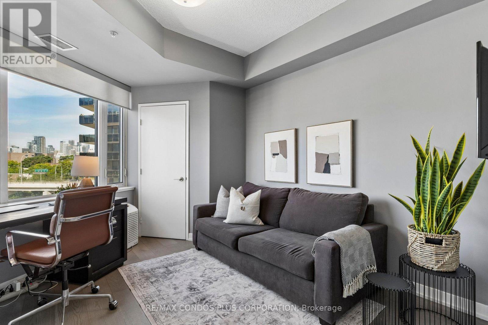 #N405 120 BAYVIEW AVENUE - 21