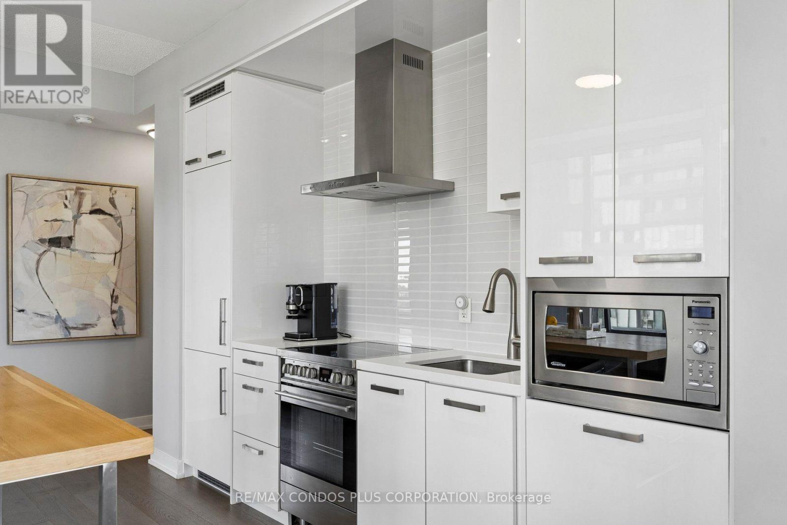 #N405 120 BAYVIEW AVENUE - 6