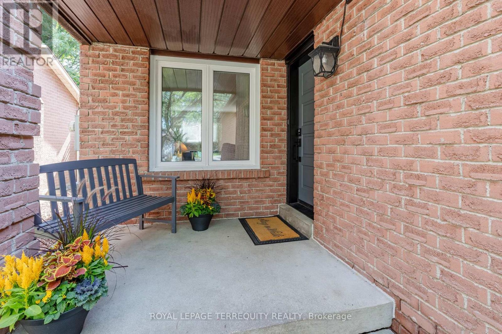 19 BROCKLESBY CRESCENT, Ajax (Central West) — photo 3