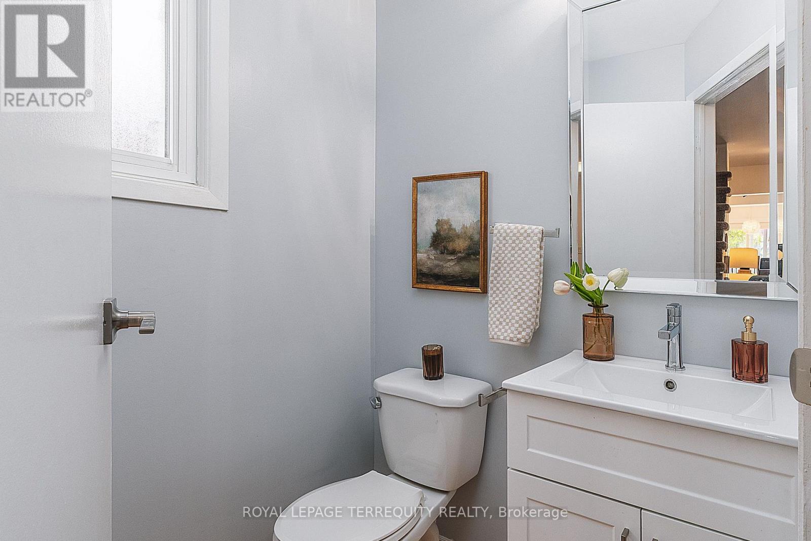 19 BROCKLESBY CRESCENT, Ajax (Central West) — photo 4