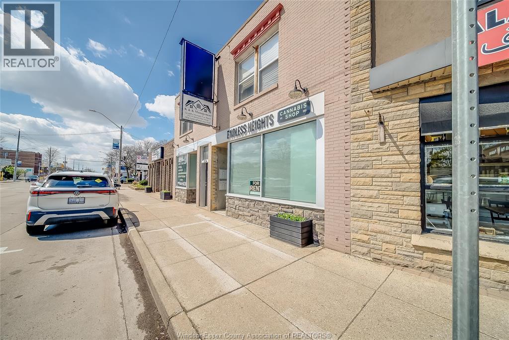 5540 WYANDOTTE STREET East, Windsor — photo 2