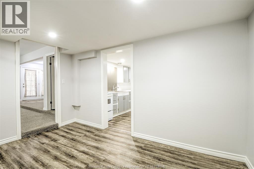 233 CENTRE STREET East - 17