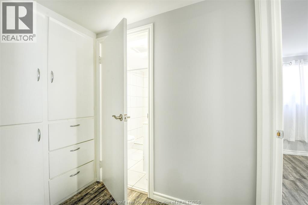 233 CENTRE STREET East - 24