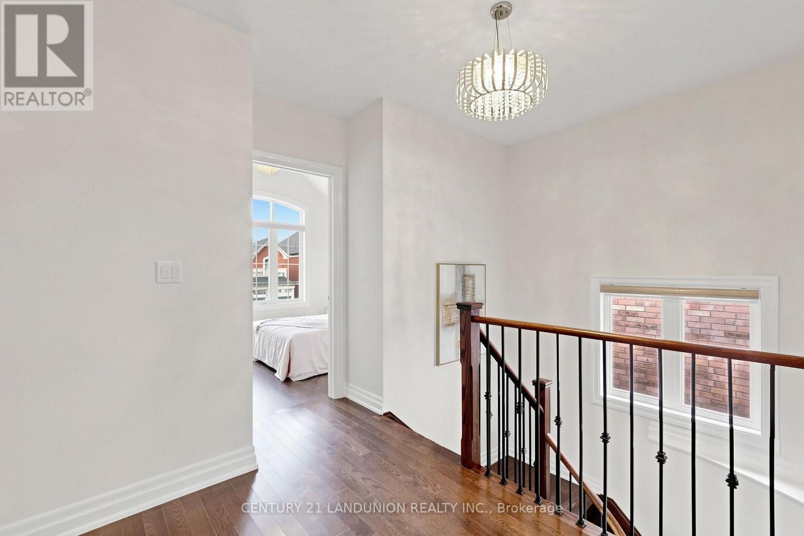 211 TOUCH GOLD CRESCENT - Image 26