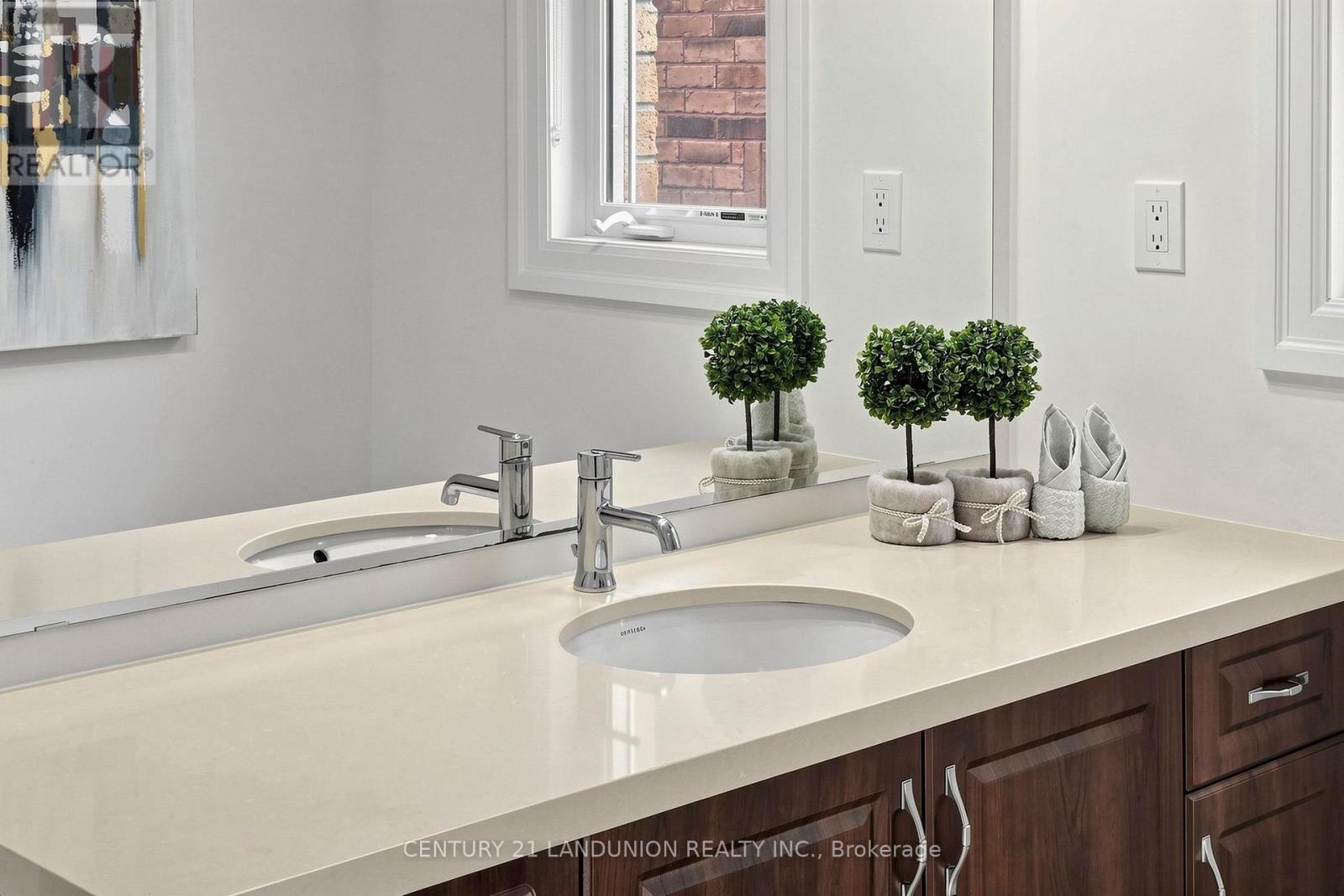 211 TOUCH GOLD CRESCENT - Image 37