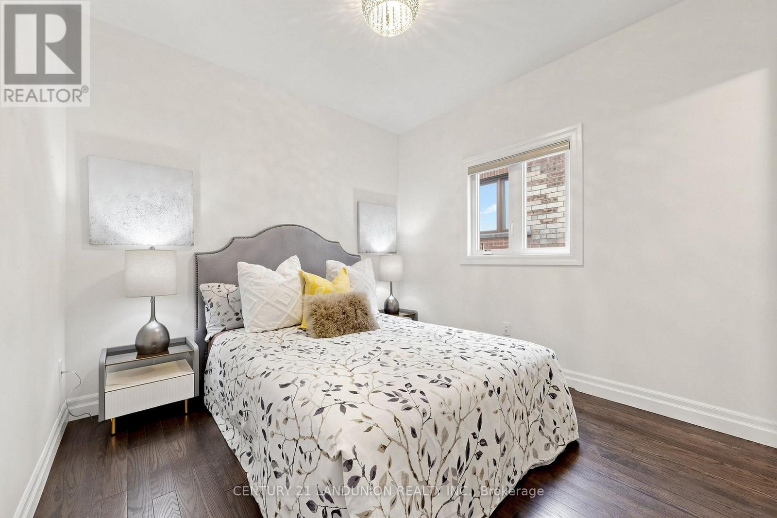 211 TOUCH GOLD CRESCENT - Image 39