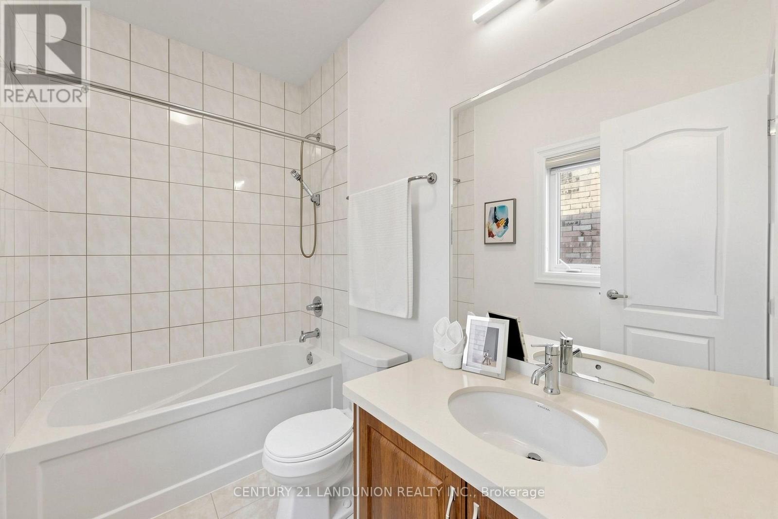211 TOUCH GOLD CRESCENT - Image 40