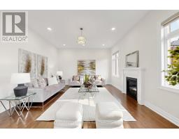 211 Touch Gold Crescent, Aurora, ON L4G3X4 Photo 10