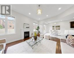 211 Touch Gold Crescent, Aurora, ON L4G3X4 Photo 12