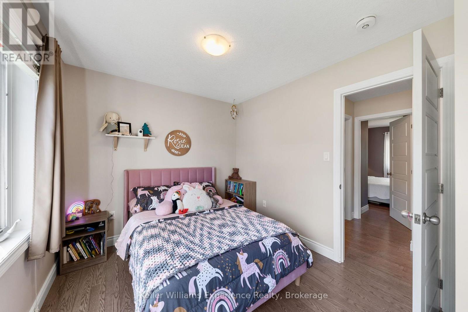98 ANDERSON CRESCENT - 19