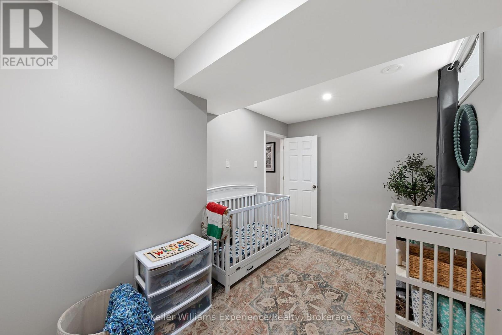 98 ANDERSON CRESCENT - Image 28
