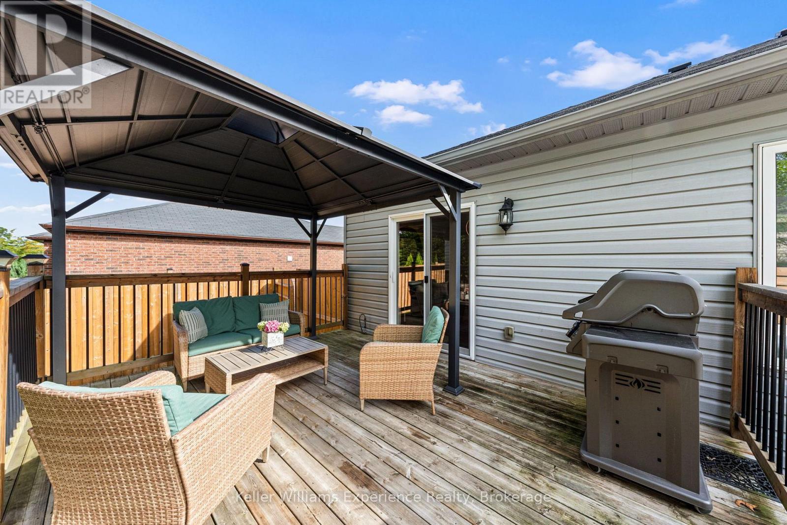 98 ANDERSON CRESCENT - 30