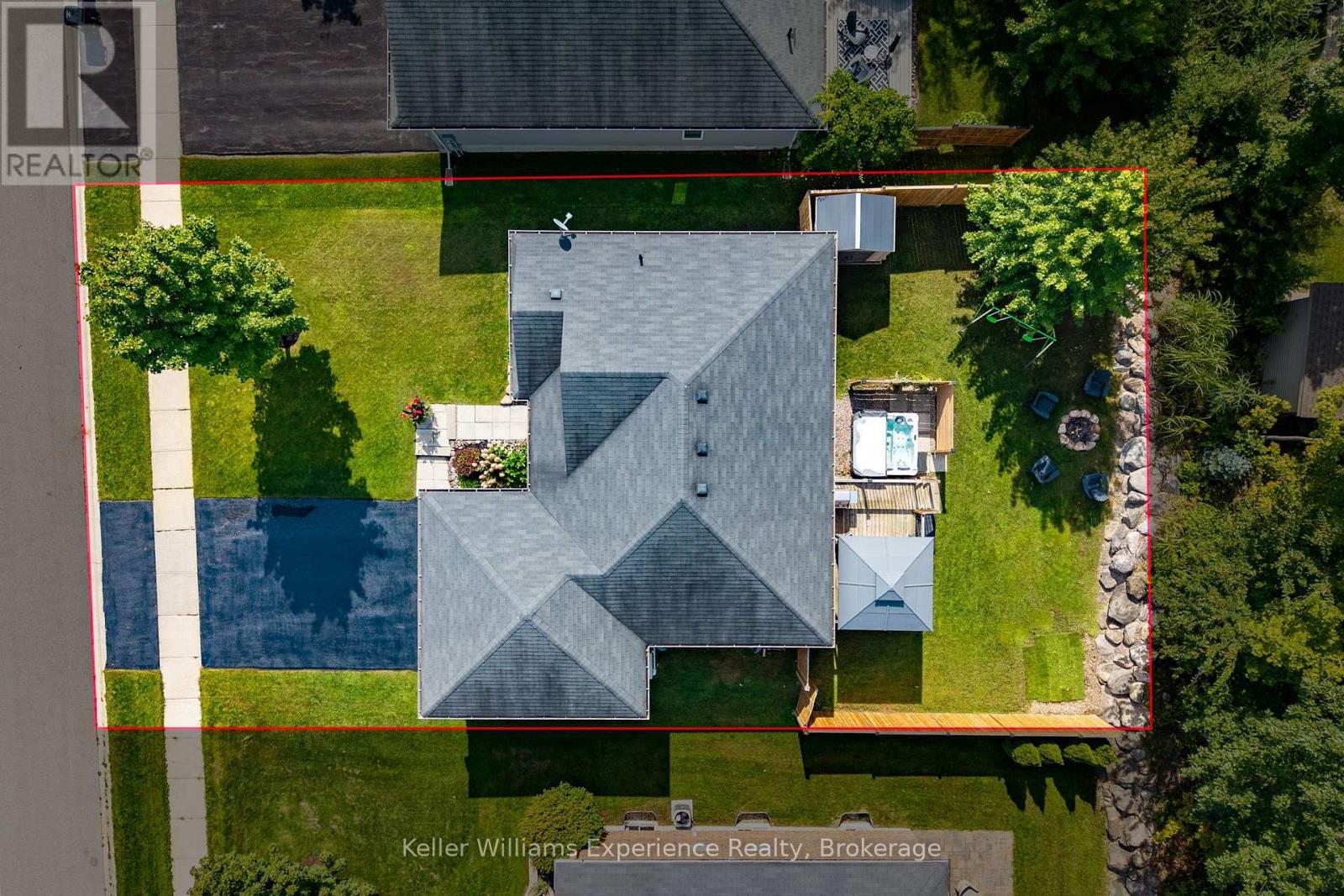 98 ANDERSON CRESCENT - 39