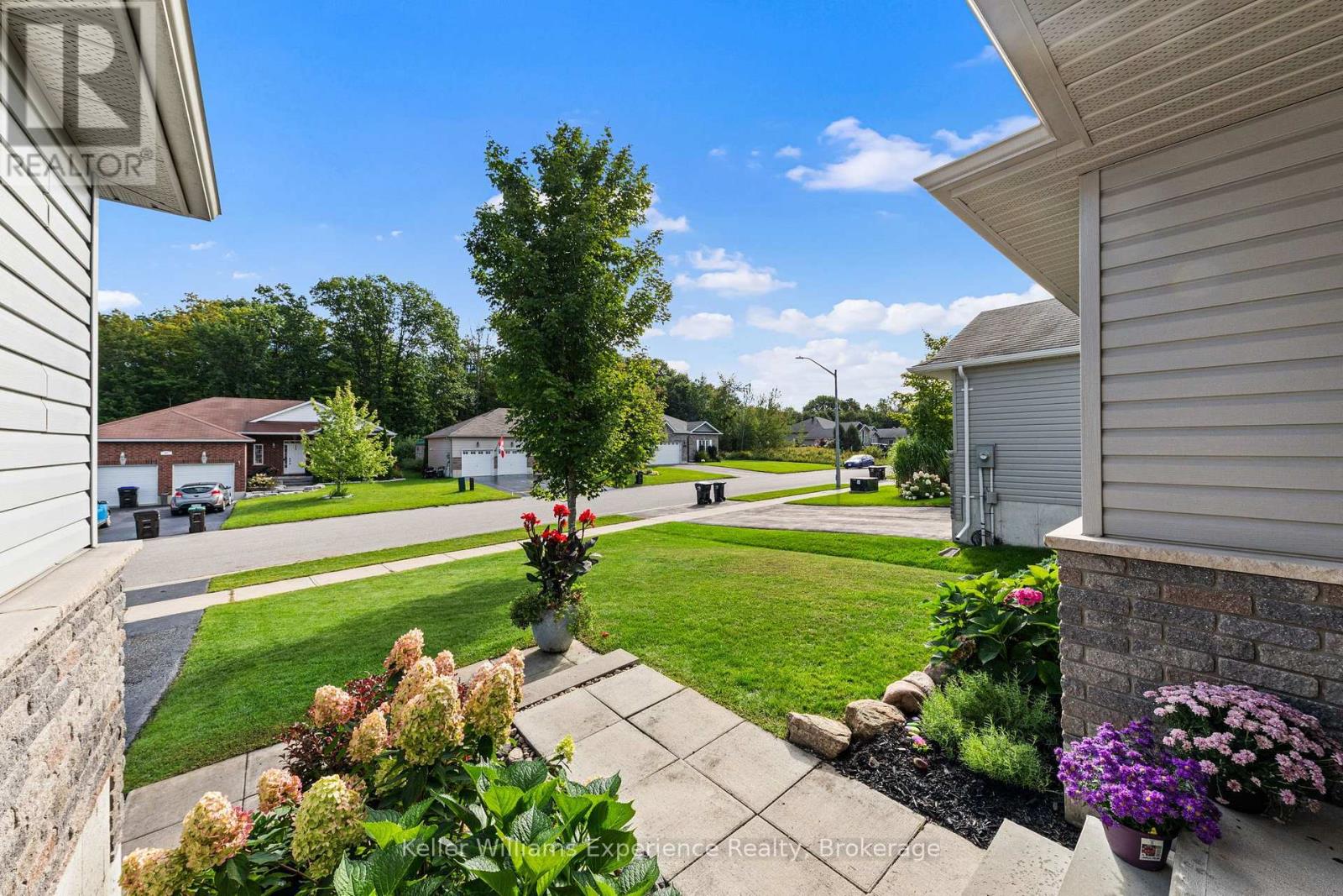 98 ANDERSON CRESCENT - 4