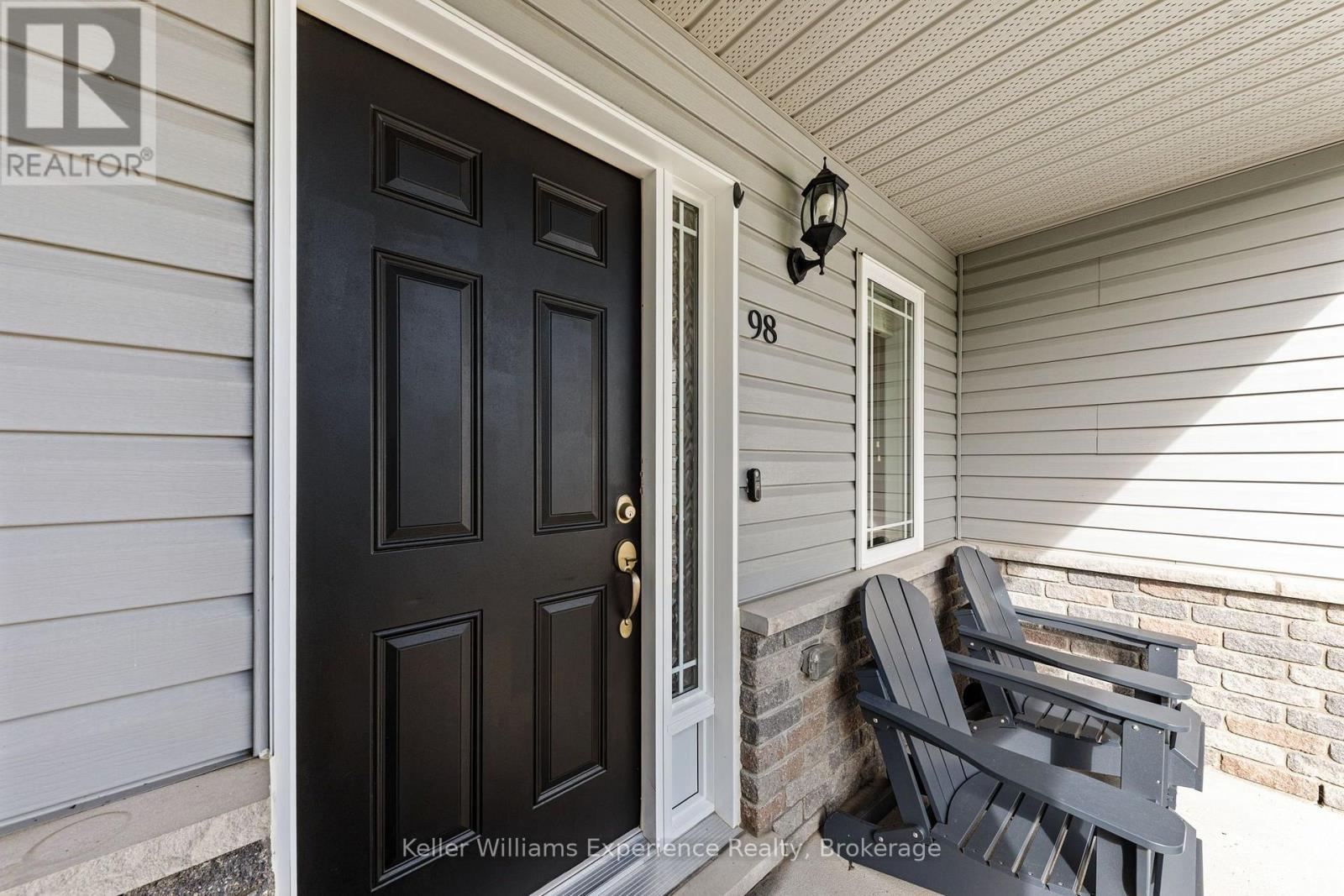 98 ANDERSON CRESCENT - 5