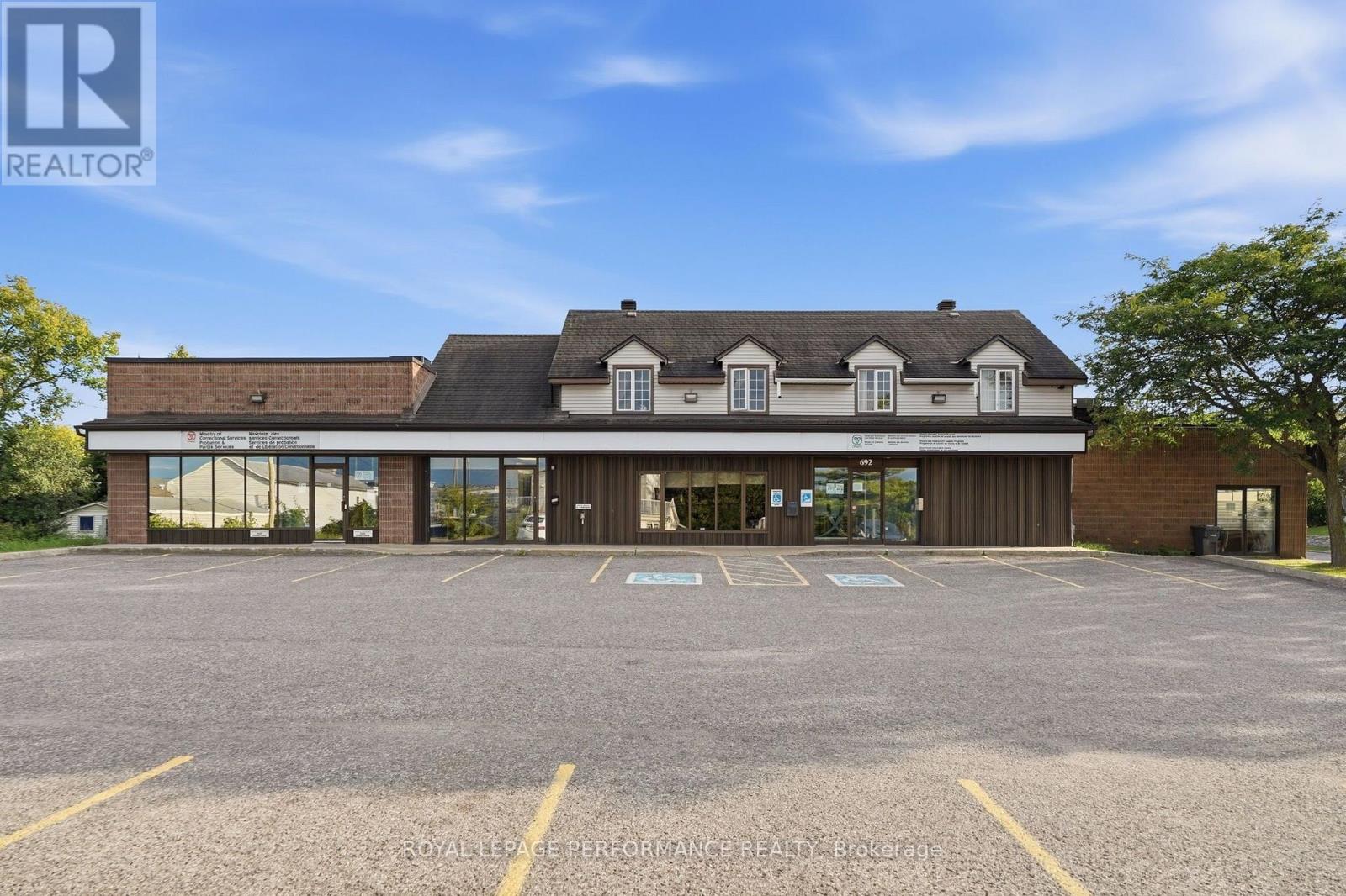 692 MAIN STREET E, Hawkesbury