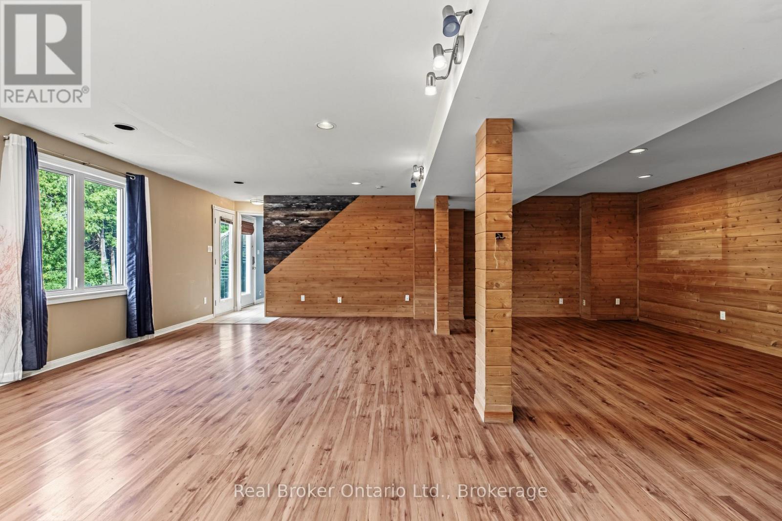 635064 EUPHRASIA HOLLAND TOWNLINE - Image 32