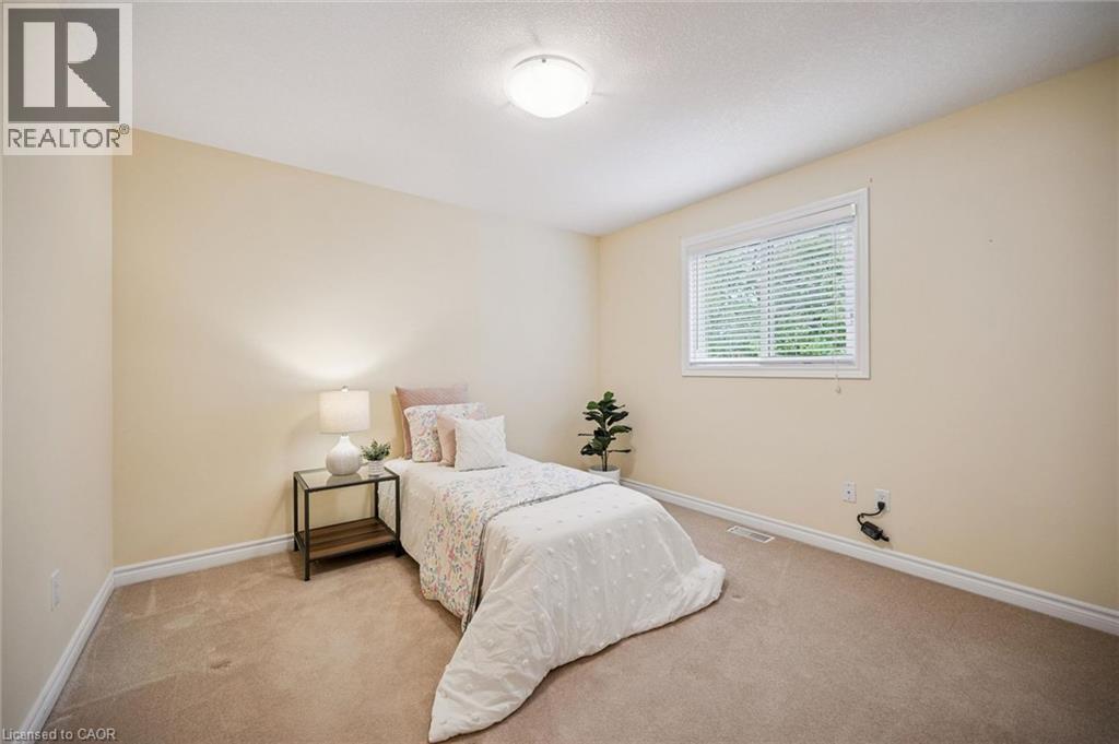 326 TEALBY Crescent - 27