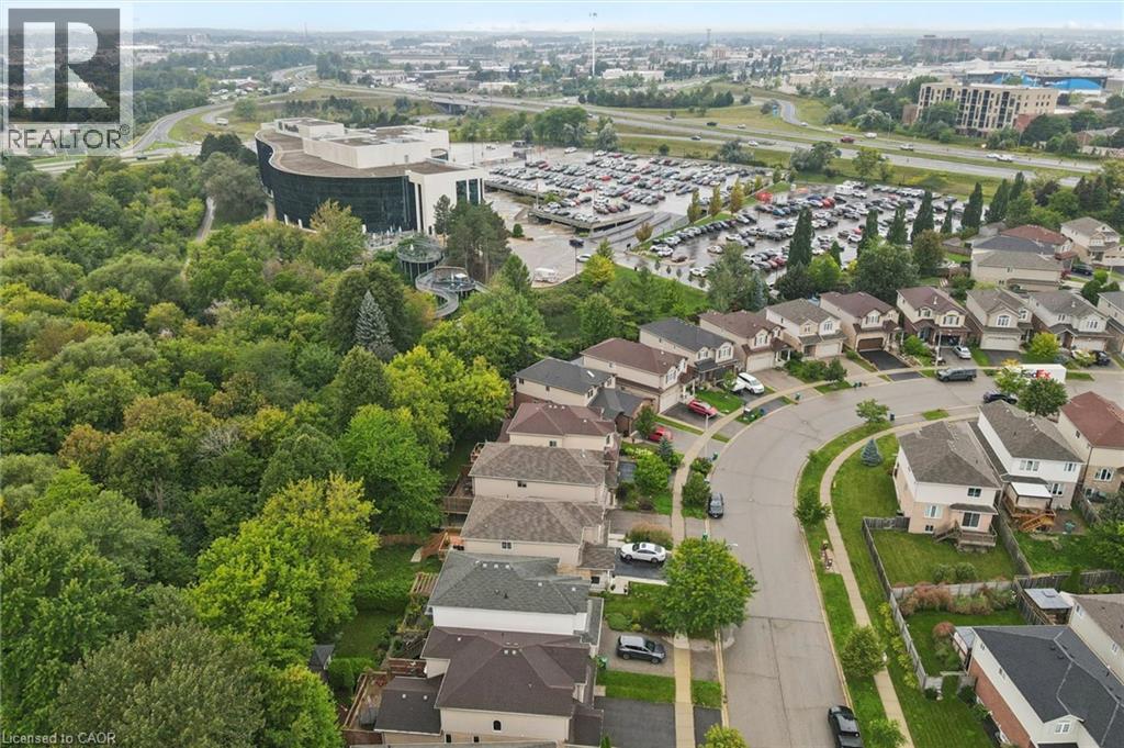 326 TEALBY Crescent - Image 46