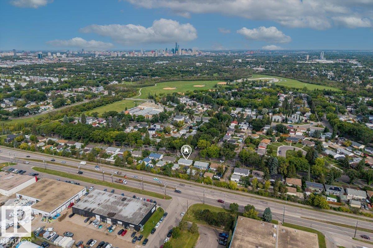 8663 64 AV NW - 26